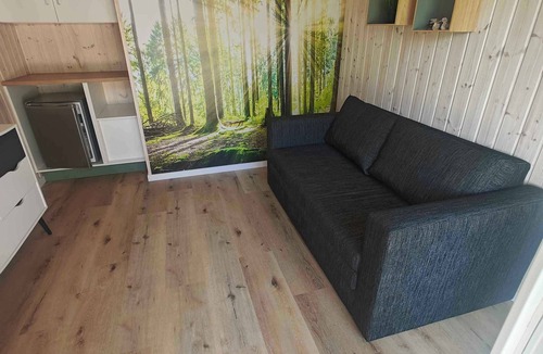 Allingabro Cottage | Stylish shelter room insulated for use all year