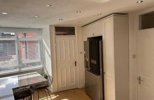 Munster Apartment | Stylish, Smart & Fun 4 Bed Home