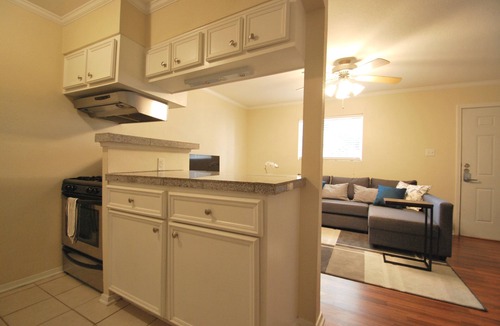 South Lamar Condo | Stylish South Lamar Condo