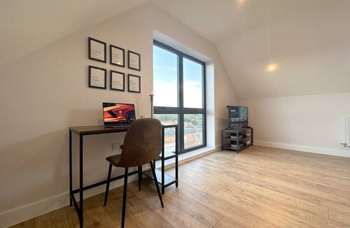 Royal Tunbridge Wells Apartment | Stylish & Spacious Apartment