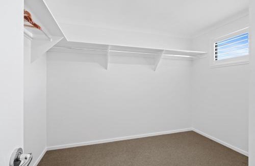 Spring Mountain Apartment | Stylish & Spacious 3BR 2BA Home in Spring Mountain M28