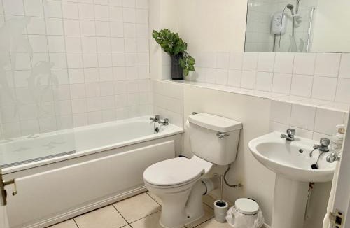 Carterton Apartment | Stylish spacious 1 bed flat