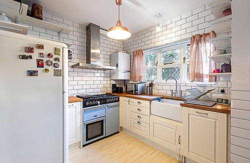 Bow West House | Stylish & Spacious 3-Bed Home in Vibrant Bow