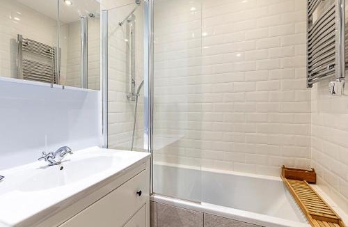 Bow House | Stylish & Spacious 3-Bed Home in Vibrant Bow