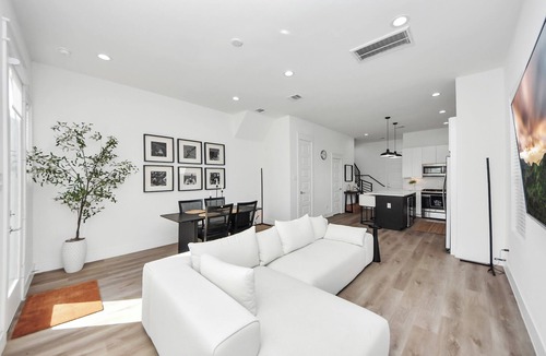 Northside House | Stylish & Spacious 3BR Gem W/Hottub Near Downtown