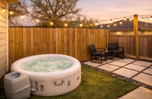 Northside House | Stylish & Spacious 3BR Gem With Hot tub Near Downtown