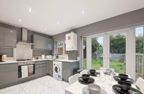 Reading House | Stylish&Spacious 5BR - Sleeps 9 - Garden & Parking