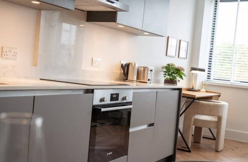 Windsor City Centre Apartment | Stylish Spacious Apartment in Central Windsor