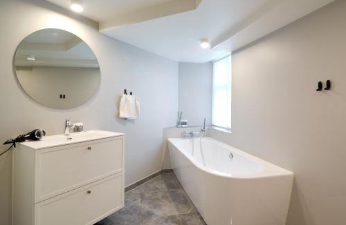Copenhagen City Centre Apartment | Stylish Spacious Apartment w 3BR in Copenhagen City