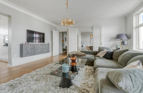 Frederiksberg C Apartment | Stylish & Spacious Apt in CPH