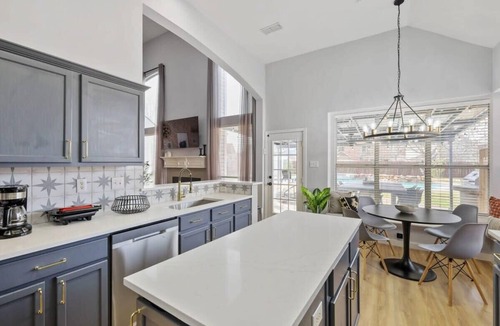 Fossil Creek House | Stylish, Spacious, Convenient - 6-BD/2.5-BA + Pool
