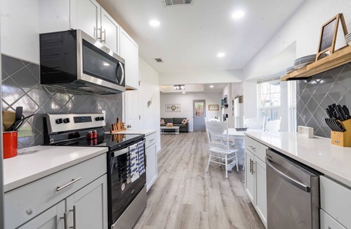 Killeen House | Stylish, Spacious Entire Hm 4/2 in nice Killeen neighborhood