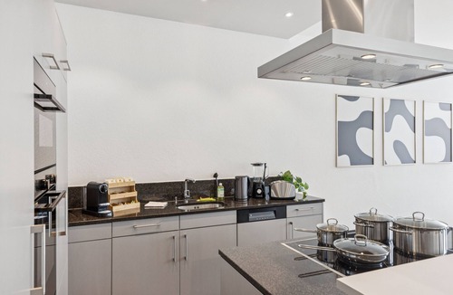 Root Apartment | Stylish, spacious maisonette flat
