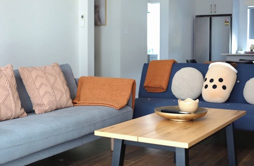 Sandringham House | Stylish & Spacious townhouse