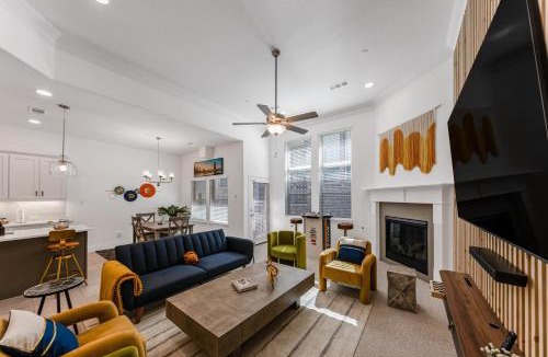 Lewisville House | Stylish Stay Arcade Fun & EV