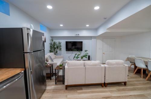 Beverly Apartment | Stylish Stay By Beach & Shops