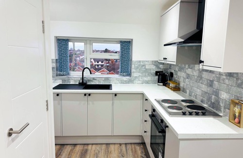 Quinton Apartment | Stylish Stay in Birmingham