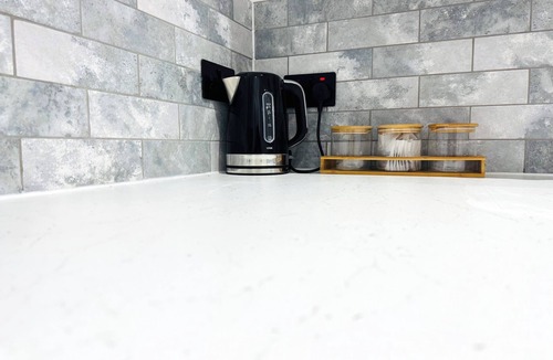 Quinton Apartment | Stylish Stay in Birmingham