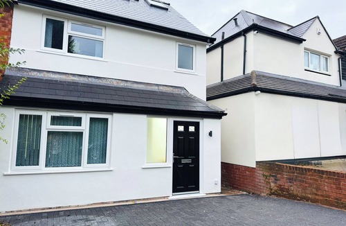 Quinton Apartment | Stylish Stay in Birmingham