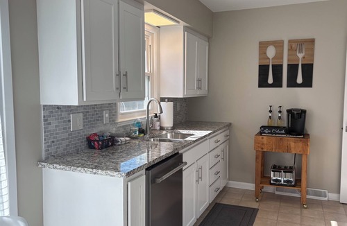 Des Moines House | Stylish Stay Near Dwntwn + Airport