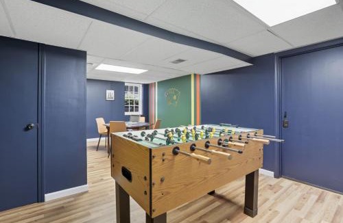 Stoneham House | Stylish Stoneham Getaway Playground Game Room