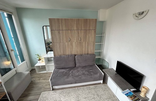 Pere Lachaise Apartment | Stylish Studio 12 Min from Republique