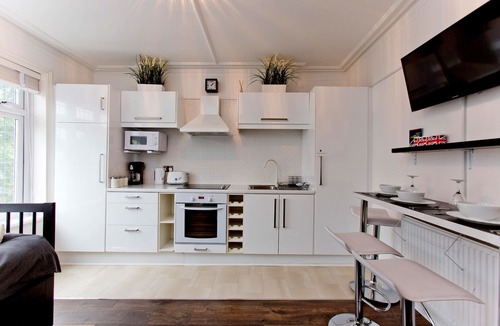 St. Leonard's Apartment | Stylish Studio 17 minutes to Centre