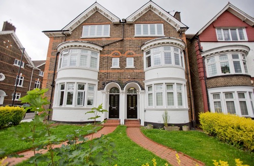 St. Leonard's Apartment | Stylish Studio 17 minutes to Centre