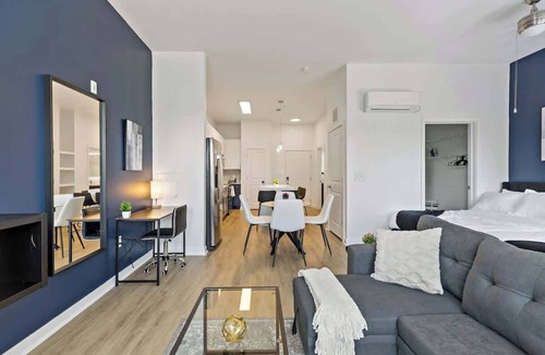 Cherry Apartment | Stylish Studio DT | Pool, Gym, W/D & Free Parking