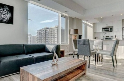 Ottawa Division Apartment | Stylish Studio Escape near Suya Palace with Terrace