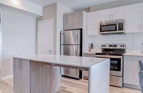 Ottawa Division Apartment | Stylish Studio Escape near Suya Palace with Terrace