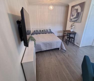 Harborne Apartment | Stylish Studio Flat In Harborne