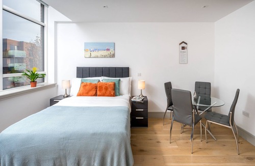 Tottenham Green Apartment | Stylish studio flat in London