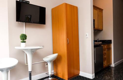 Columbus Apartment | Stylish Studio in Boston Brownstone, C.Ave #21
