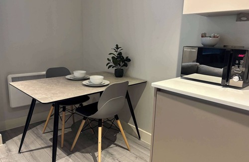 Bracknell Apartment | Stylish Studio in Bracknell with free Parking