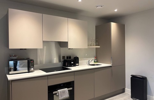 Bracknell Apartment | Stylish Studio in Bracknell with free Parking