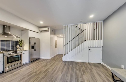 Downtown Oakland Apartment | Stylish Studio in Laney-Peralta