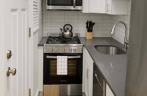 Lake View East Apartment | Stylish Studio near Boystown