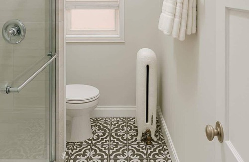 Lake View East Apartment | Stylish Studio near Boystown