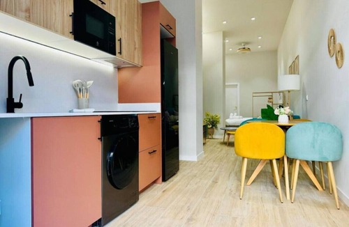 Patraix Apartment | Stylish Studio near City Center