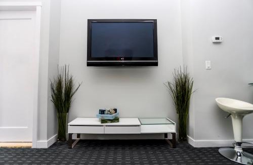 Back Bay Apartment | Stylish Studio on Newbury St #3