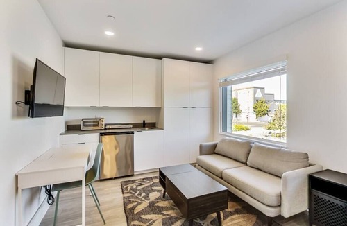 West Oakland Apartment | Stylish Studio Suite in West Oakland