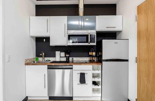 Danbury Apartment | Stylish Studio with Kitchen, Central Danbury