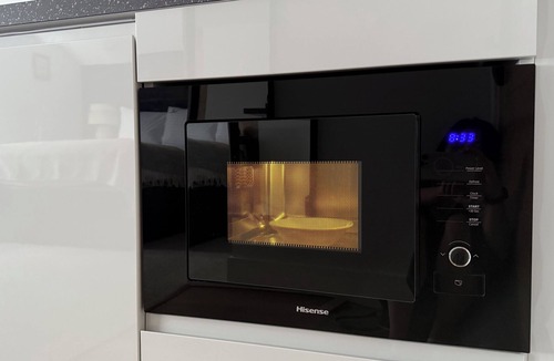 Chard Apartment | Stylish Studio with Kitchenette - Double En-suite