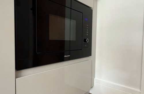 Chard Apartment | Stylish Studio with Kitchenette - Double En-suite