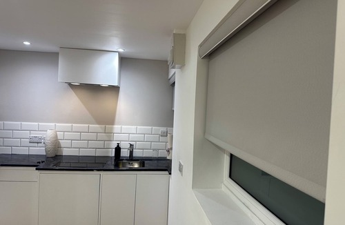 Northumberland Park Apartment | Stylish studio with wet room & kitchen