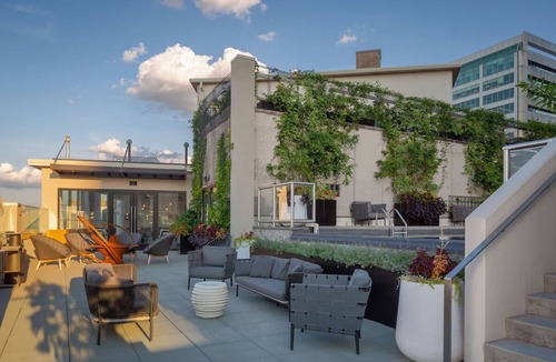 Logan Square House | Stylish Suite w/Kitchen | Centrally Located | Pool Access