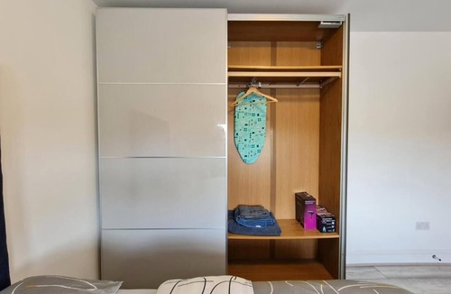 London Colney House | Stylish Suites with kitchenette 4