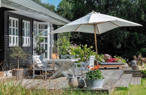 Hundested House | Stylish summer house on a beautiful natural plot