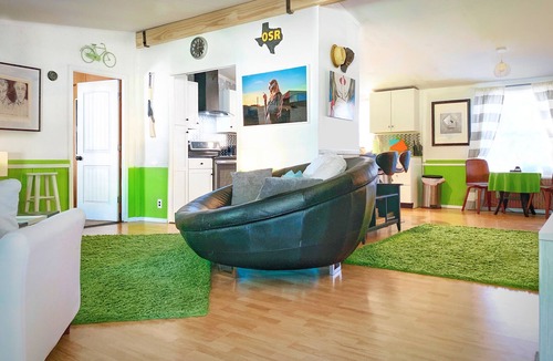 Leander House | Stylish Texas Ranch Ideal Weekend Getaway 35 miles NW of Downtown Austin